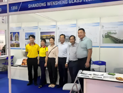 Wensheng Glass была приглашена во Вьетнам для участия в выставке